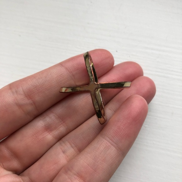 Glam gold & rhinestone crisscross ring - Picture 4 of 7